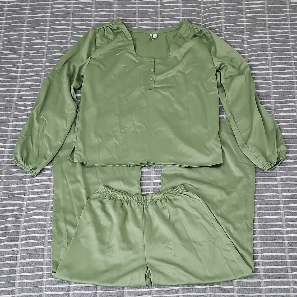 Nordstrom Satin Effect 2 Piece Pajama Lounge Set Pants Top Sage Green XS